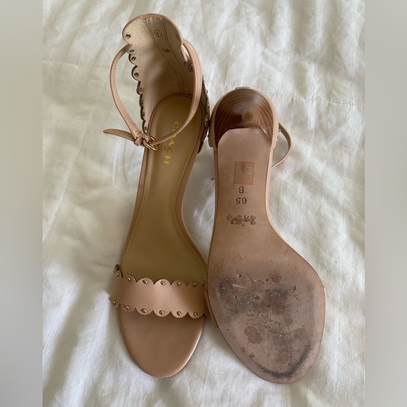 Coach Blush Pink Leather Scalloped Studded Ankle Strap Heels – Size 6.5B - Picture 7 of 13